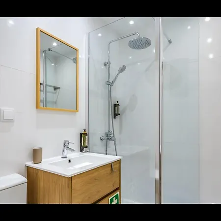 Falesia Modern Flat W/balcony & Pool By Lovelystay البوفيرا