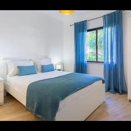 Falesia Modern Flat W/balcony & Pool By Lovelystay *
