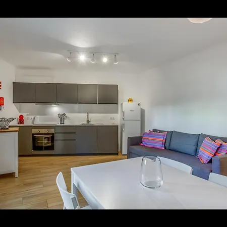Apartment Falesia Modern Flat W/balcony & Pool By Lovelystay *