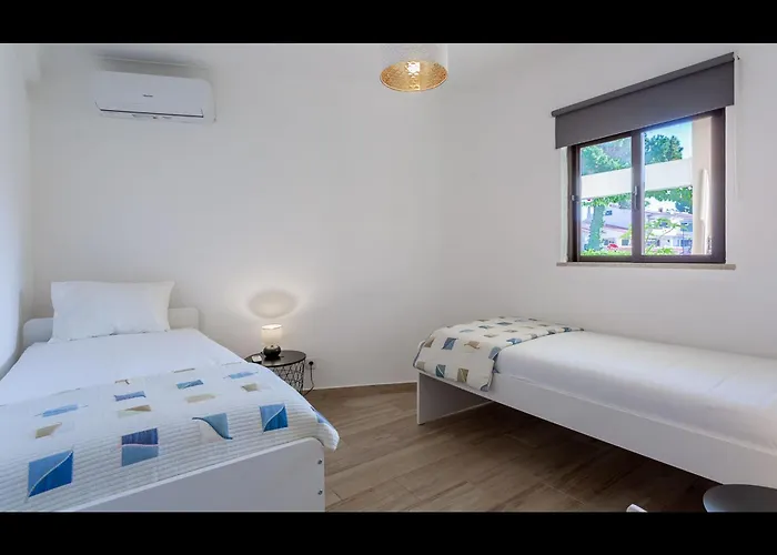 Falésia Modern Flat W/balcony&pool By Lovelystay Apartman *